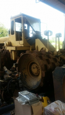 รถแทรกเตอร์ล้อหนาม CATERPILLER 816