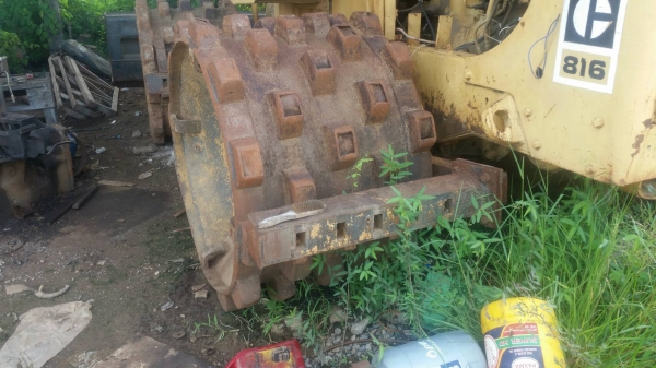 รถแทรกเตอร์ล้อหนาม CATERPILLER 816