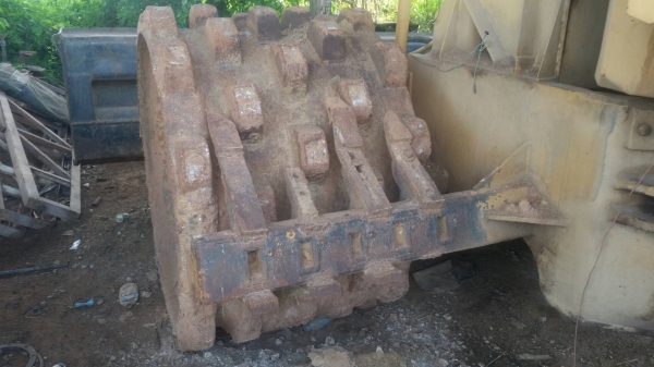 รถแทรกเตอร์ล้อหนาม CATERPILLER 816