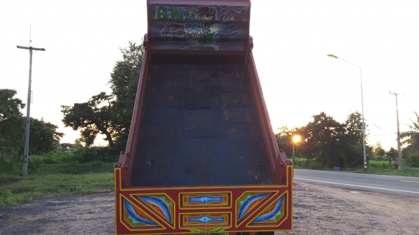 ขายรถดั้ม 185 ยาง 9.00 R 20 พวงมาลัยเพาว์เวอร์ เบลคทิฟฟี่ แอร์ ขายรถดั้ม 185 ยาง 9.00 R 20 พวงมาลัยเพาว์เวอร์ เบลคทิฟฟี่ แอร์