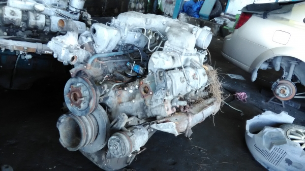 ขายเครื่องนิสสัน RD8 2เครื่อง RF8 1เครื่อง RE8 1เครื่อง จากรถโม่ปูน