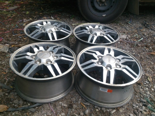 ขายแม็ก ISUZU 6รูขอบ16 จำนวน 4 วง