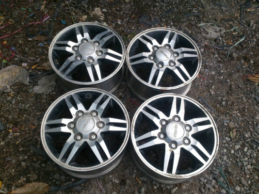 ขายแม็ก ISUZU 6รูขอบ16 จำนวน 4 วง