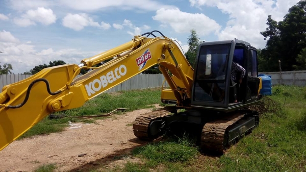 **575,000 บ.ต่อรอง/// แบคโฮ KOBELCO SK120 MARK  มาร์ค3 ยอดนิยม ไฟตัด เครื่อง+ปั้ม ดี แรง บูมอาร์มสวย ช่วงล่าง70-75\% เอวแน่น เก๋งสวย เช็ค/บิลด์ ใหม่ สวยๆ พร้อมใช้ สัญญาซื้อขาย ตามสภาพ **ขาย KOBELCO MARK3 SK120 แบคโฮพิมพ์นิยม เช็ค/บิลด์ ใหม่ สวยงาม โนบุ้ค พ