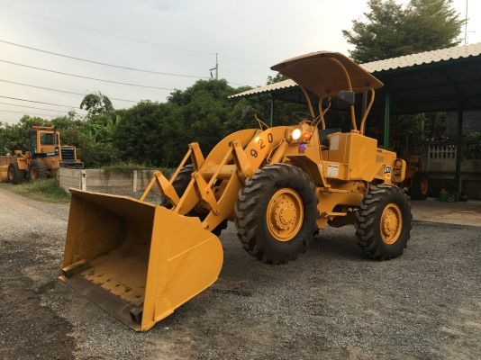 ขายรถตักล้องยาง CATERPILLAR 920 สภาพนางฟ้า(สวยมากๆแทบไม่มีที่ติ)  ราคาไม่แพง สนใจติดต่อ 081-948-5494