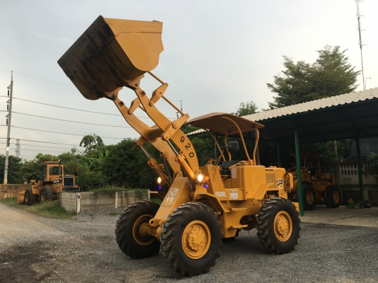 ขายรถตักล้องยาง CATERPILLAR 920 สภาพนางฟ้า(สวยมากๆแทบไม่มีที่ติ)  ราคาไม่แพง สนใจติดต่อ 081-948-5494