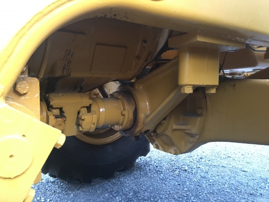 ขายรถตักล้องยาง CATERPILLAR 920 สภาพนางฟ้า(สวยมากๆแทบไม่มีที่ติ)  ราคาไม่แพง สนใจติดต่อ 081-948-5494