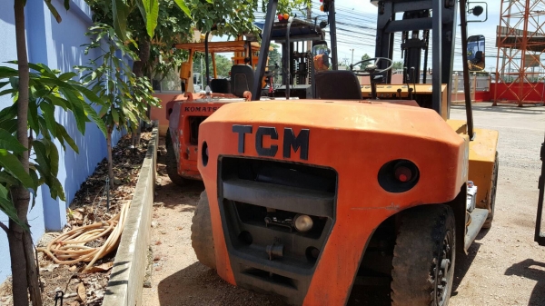 ต้องการขายรถฟอร์คลิฟต์ 6ตัน จำนวน3คัน คันละ 380,000บาท ต้องการขายรถฟอร์คลิฟต์ 6ตัน จำนวน3คัน คันละ 380,000บาท