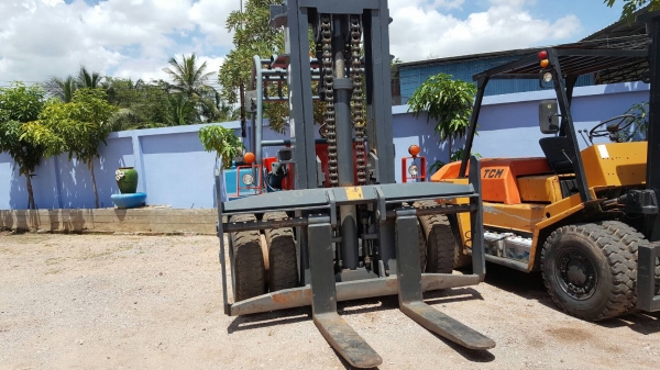 ต้องการขายรถฟอร์คลิฟต์ 6ตัน จำนวน3คัน คันละ 380,000บาท ต้องการขายรถฟอร์คลิฟต์ 6ตัน จำนวน3คัน คันละ 380,000บาท