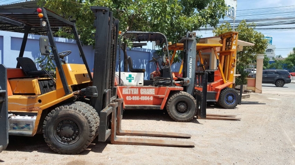 ต้องการขายรถฟอร์คลิฟต์ 6ตัน จำนวน3คัน คันละ 380,000บาท