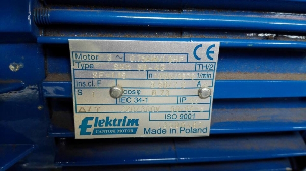 ** SOLD ** มอเตอร์เกียร์ MOTOVARIO Made in ITALY 1 HP 380V ทด 1:5 เพลาออก 300 RPM. ของใหม่ 100\% ไม่เคยโดนไฟ!!