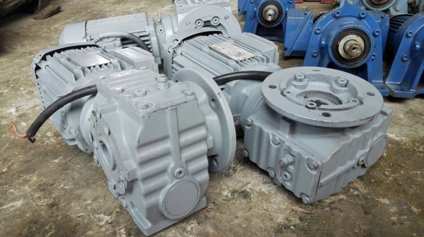 มอเตอร์เกียร์ SEW Eurodrive 1 HP 380V ทด 1:25 เพลาออก 60 RPM