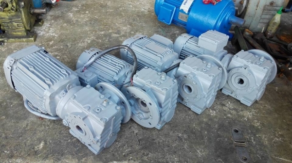 มอเตอร์เกียร์ SEW Eurodrive 1 HP 380V ทด 1:25 เพลาออก 60 RPM