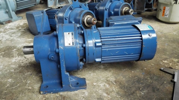 ** เหลือ 2 ตัว ** มอเตอร์เกียร์ Sumitomo Cyclodrive 0.5 HP 380V ทด 1:121 เพลาออก 11 RPM
