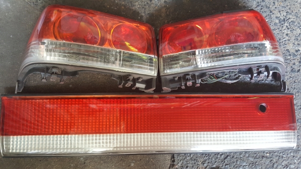 ขายไฟท้าย TOYOTA AE100