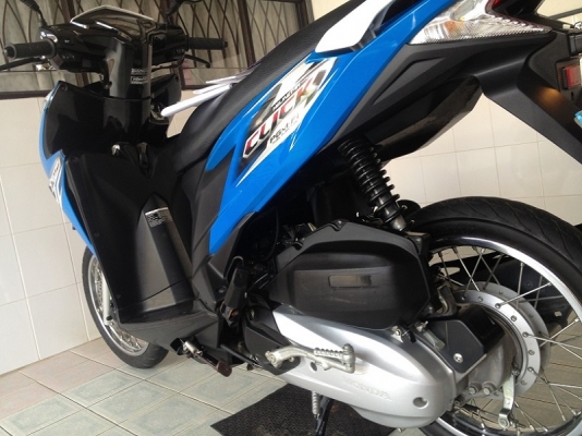Click125i เครื่องเดิม ชุดสีเดิม วิ่ง8000 ปี57 (ของแถม 4 รายการ)