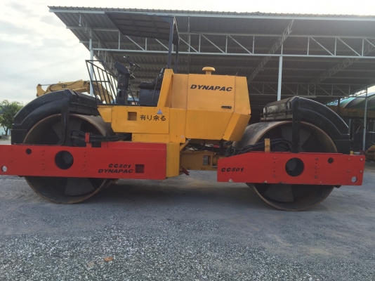 ขายรถบด17ตันDYNAPACรุ่นCC501นำเข้าจากญี่ปุ่น ไม่เคยใช้งานในไทย มีเอกสารพร้อมหน้าเหล็กหลังเหล็ก  บดอัดสั่นสเทือนได้ทั้ง2ล้อ เอวออ่น  เครื่องยนต์ดีเซล6สูบ สภาพดีพร้อมใช้งานมีให้เลือกหลายคันหลายขนาด