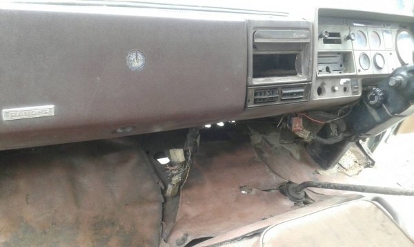 ขายหัว HINO F-17 ตามสภาพ ภายในครบๆ ขายหัว HINO F-17 ตามสภาพ ภายในครบๆ