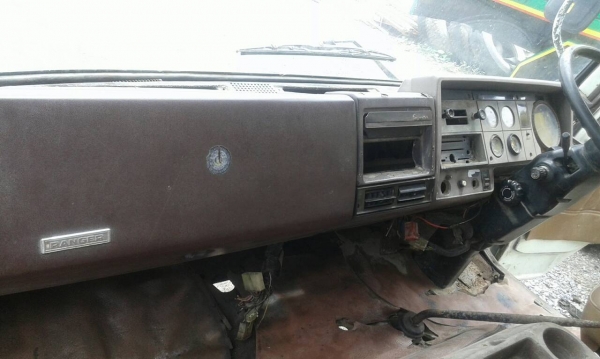 ขายหัว HINO F-17 ตามสภาพ ภายในครบๆ ขายหัว HINO F-17 ตามสภาพ ภายในครบๆ