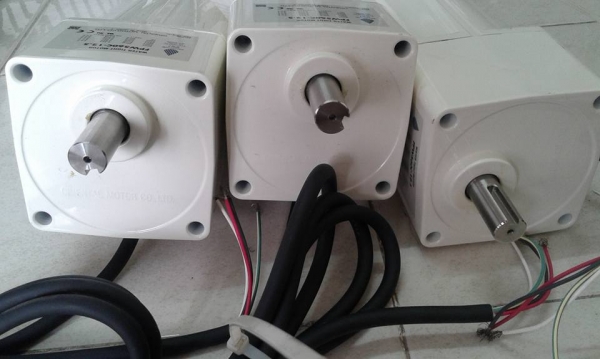 มอเตอร์ทดรอบ 220 โวล์ เพลา 15 มิล JAPAN ของใหม่คับ