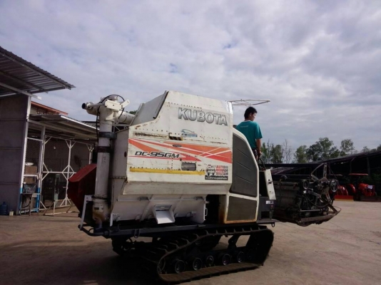 ขายรถเกี่ยวข้าว KUBOTA DC95GM PLUS ใช้งาน3200ชั่วโมง เอกสารเล่มทะเบียนพร้อมโอน ราคา480,000 สนใจโทร 090-8588220คุณนะ 093-3258446คุณบิว หรือเข้าดูสินค้าอื่นๆได้ที่ www.narong2truck.com หรือ www.truck.in.th/498 หรือเพจFacebook ณรงค์ ซื้อขายรถมือสอง (เว็บไซต์
