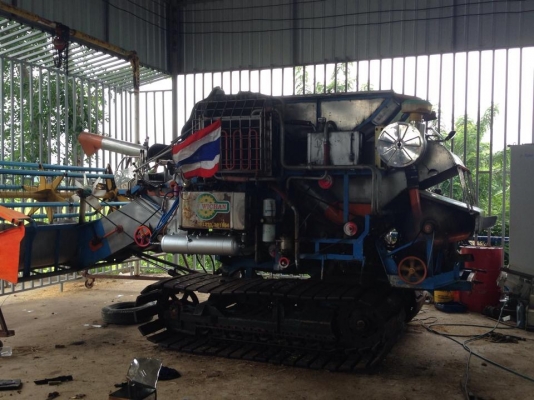 ขายรถเกี่ยวข้าว.