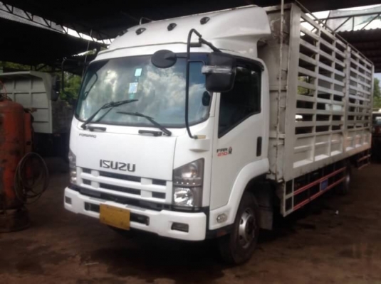 ขายหกล้อ NPR. 210.  ปี 55 กะบะยาว 6,5 เมตร