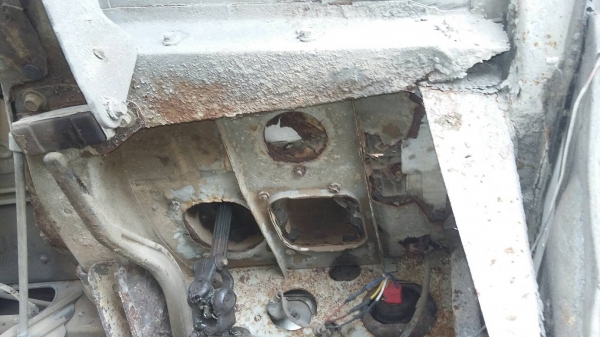 รถอีซูซุ 6 ล้อดั้ม FSR  165 แรงม้า.    สนใจติดต่อ  081 - 6079515