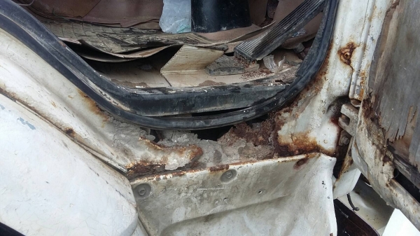 รถอีซูซุ 6 ล้อดั้ม FSR  165 แรงม้า.    สนใจติดต่อ  081 - 6079515