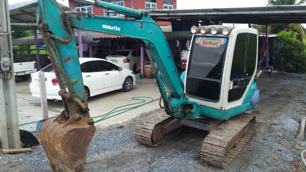 ขาย PC 40-7E เครื่องดำปั๊มนิ้วพร้อมใช้แอร์หนาวไฟฟ้าครบ