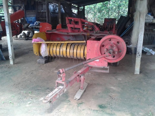 เครื่องอัดฟาง  แมสซี่120  พร้อม