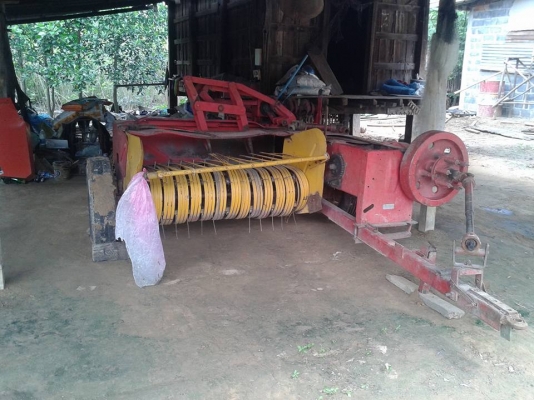 เครื่องอัดฟาง  แมสซี่120  พร้อม