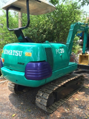 Pc20-7 ปั๊มนิ้ว. รถสภาพเก่านอกทำสี ซื้อมาไม่ถึง3เดือน. เครื่องดำ