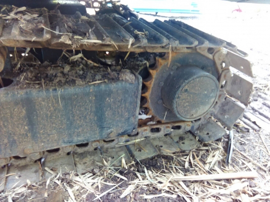 Pc20-7 ปั๊มนิ้ว. รถสภาพเก่านอกทำสี ซื้อมาไม่ถึง3เดือน. เครื่องดำ