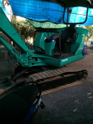 Pc20-7 ปั๊มนิ้ว. รถสภาพเก่านอกทำสี ซื้อมาไม่ถึง3เดือน. เครื่องดำ