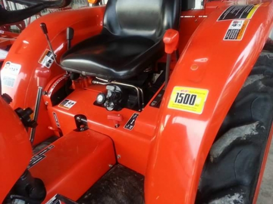 คูโบต้า L3008 4 WD ใบมีดตราช้าง ปี 2557