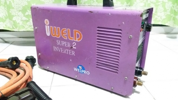 ตู้เชื่อม ยี่ห้อ IWELD ระบบซุปเปอร์อินเวอร์เตอร์ ขนาด 200 แอมป์ สภาพพร้อมใช้งานครับ ตู้เชื่อม ยี่ห้อ IWELD ระบบซุปเปอร์อินเวอร์เตอร์ ขนาด 200 แอมป์ สภาพพร้อมใช้งานครับ