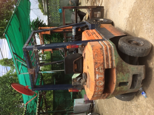 โฟร์ลิตรโตโยต้ารุ่น5  2ตัน