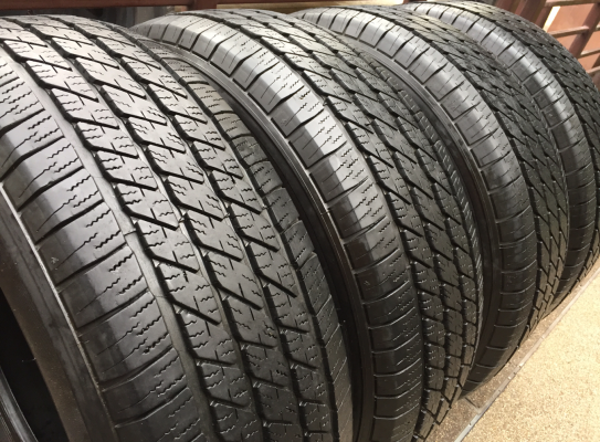 ยาง Michelin 265 65 17 ปี14 ดอกเต็ม ใช้กันยาว ราคาไม่แพง