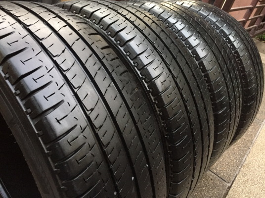 ยาง Michelin 215 65 16 ปลายปี14 ดอกเต็ม ใช้กันยาว ราคาไม่แพง ยาง Michelin 215 65 16 ปลายปี14 ดอกเต็ม ใช้กันยาว ราคาไม่แพง