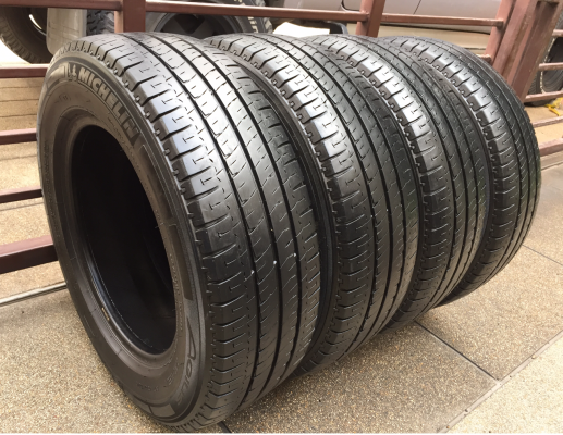 ยาง Michelin 215 65 16 ปลายปี14 ดอกเต็ม ใช้กันยาว ราคาไม่แพง ยาง Michelin 215 65 16 ปลายปี14 ดอกเต็ม ใช้กันยาว ราคาไม่แพง
