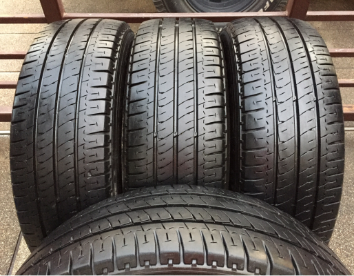 ยาง Michelin 215 65 16 ปลายปี14 ดอกเต็ม ใช้กันยาว ราคาไม่แพง ยาง Michelin 215 65 16 ปลายปี14 ดอกเต็ม ใช้กันยาว ราคาไม่แพง