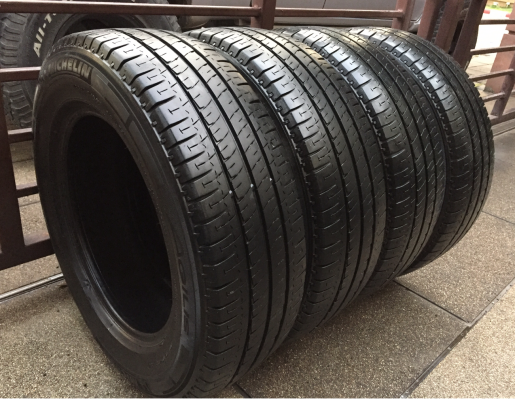 ยาง Michelin 215 65 16 ปลายปี14 ดอกเต็ม ใช้กันยาว ราคาไม่แพง