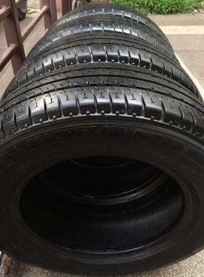 ยาง Michelin 215 65 16 ปลายปี14 ดอกเต็ม ใช้กันยาว ราคาไม่แพง ยาง Michelin 215 65 16 ปลายปี14 ดอกเต็ม ใช้กันยาว ราคาไม่แพง