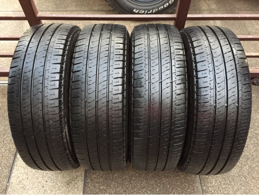 ยาง Michelin 215 65 16 ปลายปี14 ดอกเต็ม ใช้กันยาว ราคาไม่แพง ยาง Michelin 215 65 16 ปลายปี14 ดอกเต็ม ใช้กันยาว ราคาไม่แพง