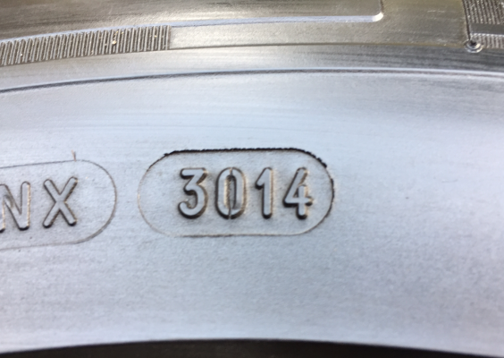 ยาง Michelin 215 65 16 ปลายปี14 ดอกเต็ม ใช้กันยาว ราคาไม่แพง ยาง Michelin 215 65 16 ปลายปี14 ดอกเต็ม ใช้กันยาว ราคาไม่แพง