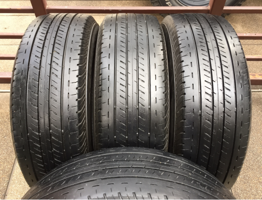 ยาง Bridgestone 215 65 16 ปี15 ดอกเต็ม ใช้กันยาว ราคาไม่แพง ยาง Bridgestone 215 65 16 ปี15 ดอกเต็ม ใช้กันยาว ราคาไม่แพง