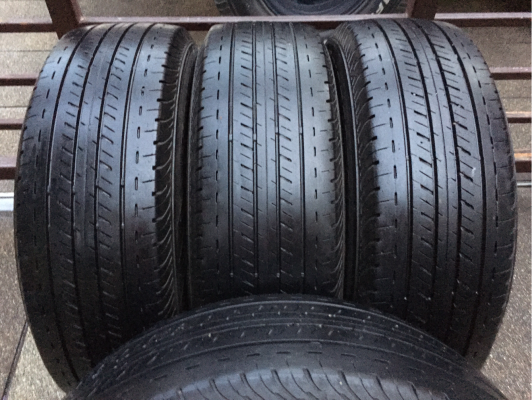 ยาง Bridgestone 215 65 16 ปี15 ดอกเต็ม ใช้กันยาว ราคาไม่แพง ยาง Bridgestone 215 65 16 ปี15 ดอกเต็ม ใช้กันยาว ราคาไม่แพง