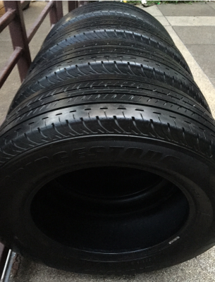 ยาง Bridgestone 215 65 16 ปี15 ดอกเต็ม ใช้กันยาว ราคาไม่แพง ยาง Bridgestone 215 65 16 ปี15 ดอกเต็ม ใช้กันยาว ราคาไม่แพง