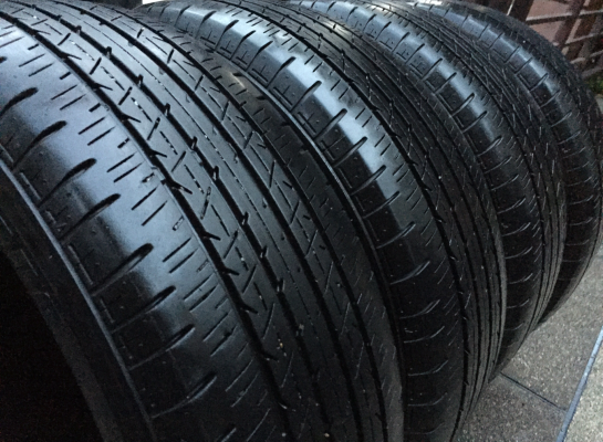 ยาง Bridgestone 215 60 16 ปลายปี14 ดอกเต็ม ใช้กันยาว ราคาไม่แพง